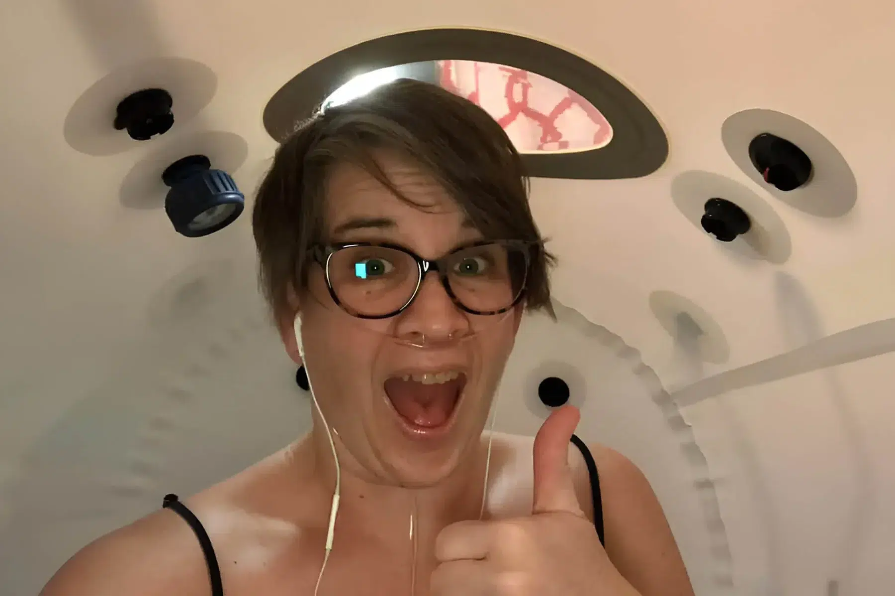 Summit To Sea hyperbaric chamber interior- customer - thumb up